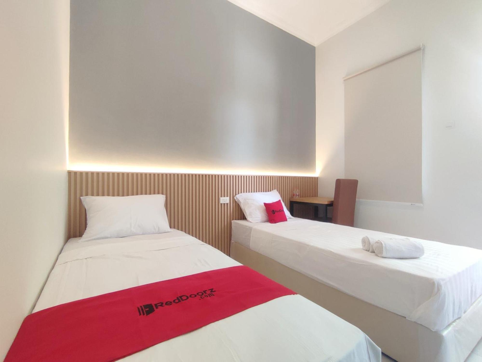 Hotel Reddoorz Near Simpang Lima Semarang