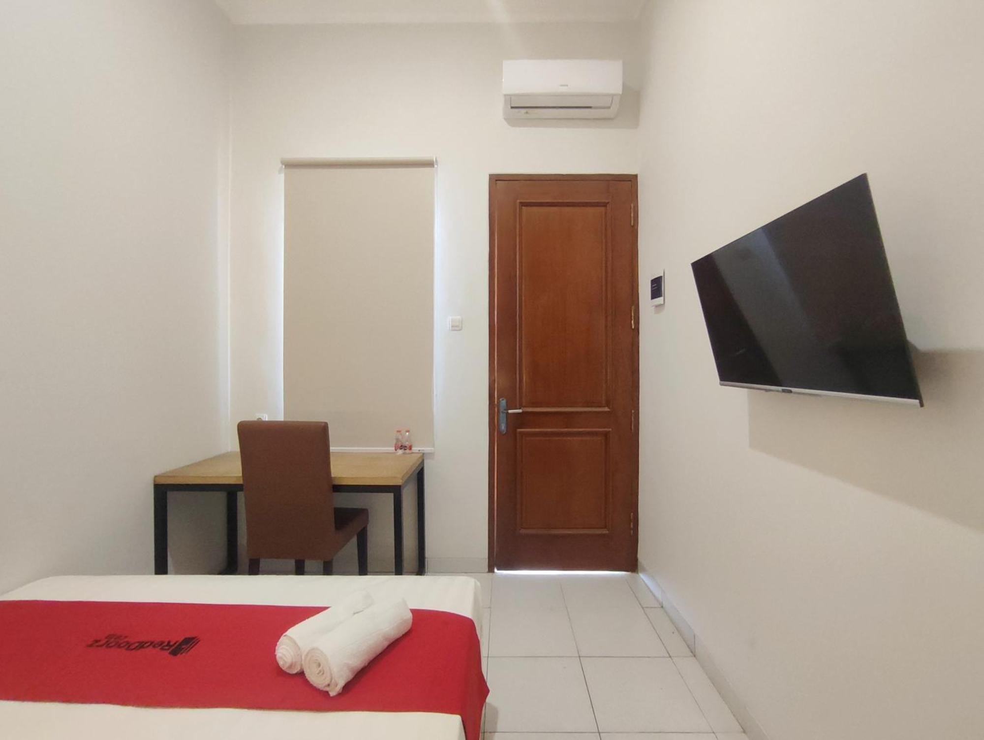 Reddoorz Near Simpang Lima Semarang