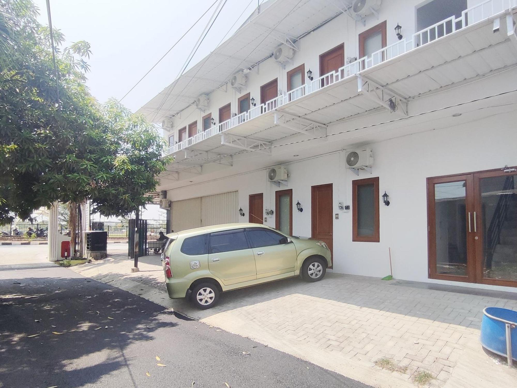 Hotel Reddoorz Near Simpang Lima