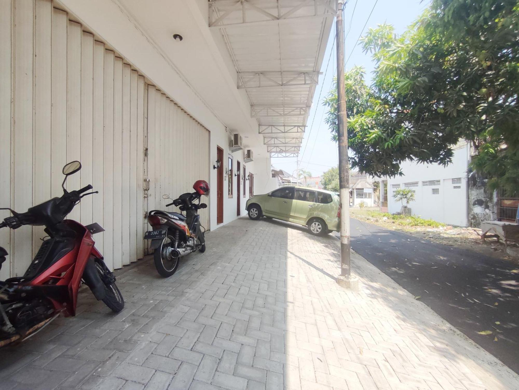 Hotel Reddoorz Near Simpang Lima